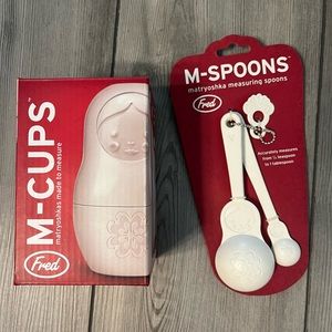 NWT Fred Measuring Cups and Measuring Spoons